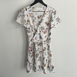 Abercrombie & Fitch White Floral Wrap Dress size S